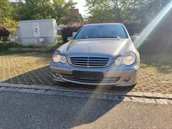 Beige Gebraucht 2005 Mercedes C200 Limousine | 3.800 € (Fairer Preis)