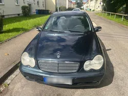 Blau Gebraucht 2001 Mercedes C180 Limousine | 990 €