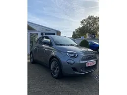 Gebraucht 2023 Fiat 500e Icon Limousine | 31.450 €