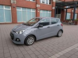 Baby elephant Gebraucht 2015 Hyundai i10 Classic Kleinwagen | 3.500 € (Fairer Preis)