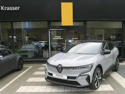 Grau Gebraucht 2024 Renault Mégane Techno Limousine | 33.990 € (Guter Preis)