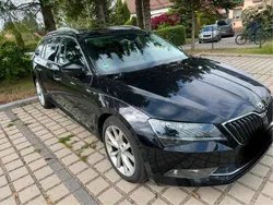 Schwarz Gebraucht 2017 Skoda Superb Kombi | 16.500 € (Fairer Preis)
