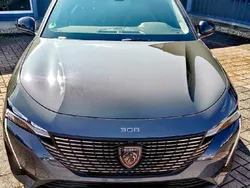 Grau/typ aussenverkleidung met Gebraucht 2024 Peugeot 308 Allure Limousine | 22.990 € (Guter Preis)