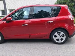 Rot Gebraucht 2011 Renault Scénic III Van / Kleinbus | 4.000 €