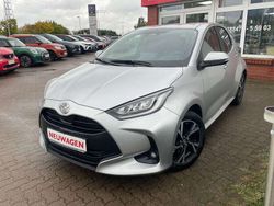 Silver metallic Neu 2025 Toyota Yaris Style Kleinwagen | 24.785 € (Fairer Preis)