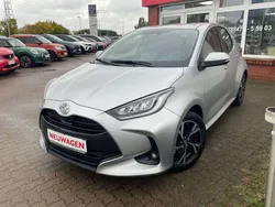 Silver metallic Neu 2025 Toyota Yaris Style Kleinwagen | 24.785 € (Guter Preis)