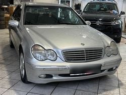 Silber Gebraucht 2000 Mercedes C220 Limousine | 3.000 €