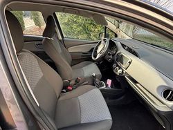 Braun Gebraucht 2015 Toyota Yaris Comfort Kleinwagen | 10.000 € (Fairer Preis)