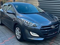 Grau Gebraucht 2015 Hyundai i30 Limousine | 7.000 € (Superpreis)
