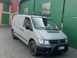 Grau Gebraucht 2003 Mercedes Vito Van / Kleinbus | 6.800 €