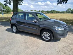 Grau Gebraucht 2015 VW Tiguan Trendline SUV | 10.900 € (Fairer Preis)