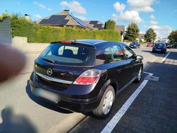 Schwarz Gebraucht 2008 Opel Astra Limousine | 600 €