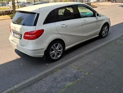 Weiß Gebraucht 2012 Mercedes B180 Van / Kleinbus | 11.100 € (Fairer Preis)