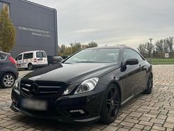 Schwarz Gebraucht 2009 Mercedes E350 Coupé | 13.000 € (Teuer)