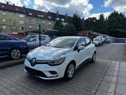 Weiß Gebraucht 2018 Renault Clio IV Limousine | 5.000 € (Etwas zu teuer)