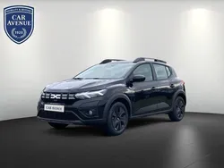 Schwarz (perlmuttschwarz metallic (schwarz)) Gebraucht 2024 Dacia Sandero Expression Kleinwagen | 19.390 € (Fairer Preis)