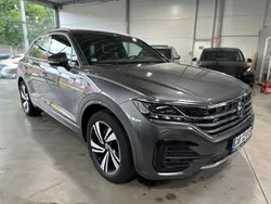 Grau Gebraucht 2018 VW Touareg R-line SUV | 42.950 € (Teuer)