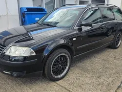 Schwarz Gebraucht 2001 VW Passat Kombi | 1.800 €