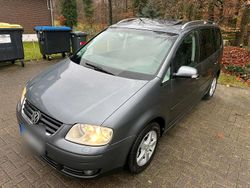 Grau Gebraucht 2004 VW Touran Van / Kleinbus | 1.250 € (Guter Preis)