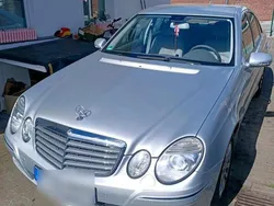 Silber Gebraucht 2006 Mercedes E220 Limousine | 9.990 €