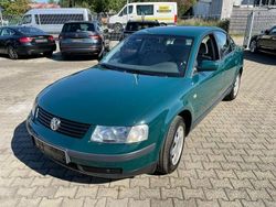 Grün Gebraucht 1998 VW Passat Limousine | 799 € (Guter Preis)
