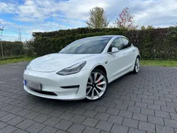 Weiß Gebraucht 2019 Tesla Model 3 Performance Limousine | 27.300 € (Teuer)