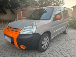 Grau Gebraucht 2006 Citroën Berlingo Van / Kleinbus | 2.200 € (Fairer Preis)