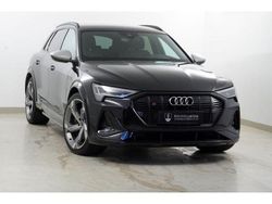 Mythosschwarz (metallic) Gebraucht 2021 Audi e-tron Comfort SUV | 41.700 € (Guter Preis)