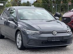 Grau Gebraucht 2020 VW Golf VIII Life Limousine | 19.650 € (Fairer Preis)