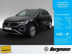 Schwarz / deep black Gebraucht 2024 VW T-Roc Goal SUV | 38.950 €