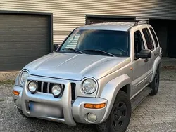 Silber Gebraucht 2003 Jeep Cherokee SUV | 6.500 € (Etwas zu teuer)