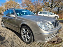 Grau Gebraucht 2004 Mercedes E320 Avantgarde Limousine | 4.999 € (Fairer Preis)
