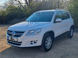 Weiß Gebraucht 2011 VW Tiguan Team SUV | 12.000 € (Etwas zu teuer)
