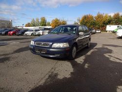 Blau Gebraucht 2006 Volvo V40 Comfort Kombi | 700 €