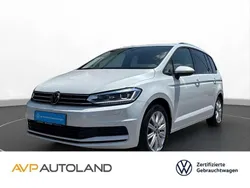 Oryxweiß perlmutteffekt Gebraucht 2024 VW Touran Move Van / Kleinbus | 34.360 € (Guter Preis)