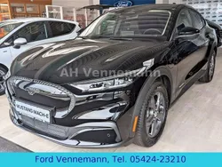 Iridiumschwarz metallic Gebraucht 2022 Ford Mustang Mach-E Basis SUV | 35.890 € (Guter Preis)