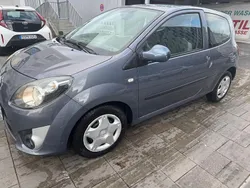 Grau Gebraucht 2006 Renault Twingo Kleinwagen | 2.400 €