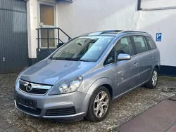 Grau Gebraucht 2006 Opel Zafira Van / Kleinbus | 3.990 € (Fairer Preis)