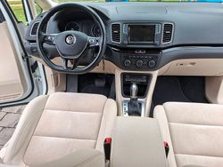 Beige Gebraucht 2019 VW Sharan Highline Van / Kleinbus | 17.990 € (Superpreis)