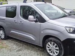 Grau Gebraucht 2020 Peugeot Partner Van / Kleinbus | 12.750 € (Guter Preis)