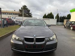 Grau Gebraucht 2006 BMW 318 Limousine | 2.100 € (Superpreis)