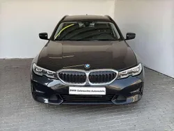 Saphirschwarz met. Gebraucht 2022 BMW 320 Sport Line Kombi | 27.689 € (Superpreis)