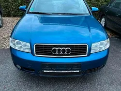 Blau Gebraucht 2003 Audi A4 Basis Limousine | 1.300 € (Guter Preis)