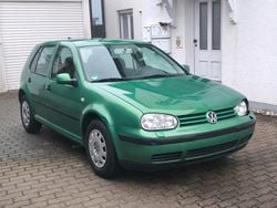Grün Gebraucht 2001 VW Golf Limousine | 1.499 € (Guter Preis)