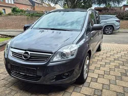 Grau Gebraucht 2011 Opel Zafira Van / Kleinbus | 6.490 € (Fairer Preis)