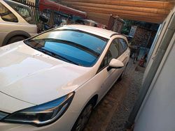 Weiß Gebraucht 2019 Opel Astra Kombi | 8.500 € (Guter Preis)