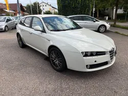 Weiß Gebraucht 2011 Alfa Romeo 159 Turismo Kombi | 2.999 € (Guter Preis)
