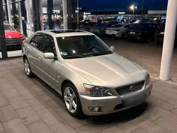 Silber Gebraucht 2000 Lexus IS200 Limousine | 3.999 €