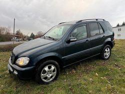 Blau Gebraucht 2002 Mercedes ML270 SUV | 5.999 €