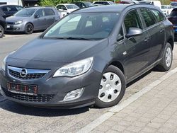 Grau Gebraucht 2012 Opel Astra Edition Kombi | 1.990 € (Superpreis)
